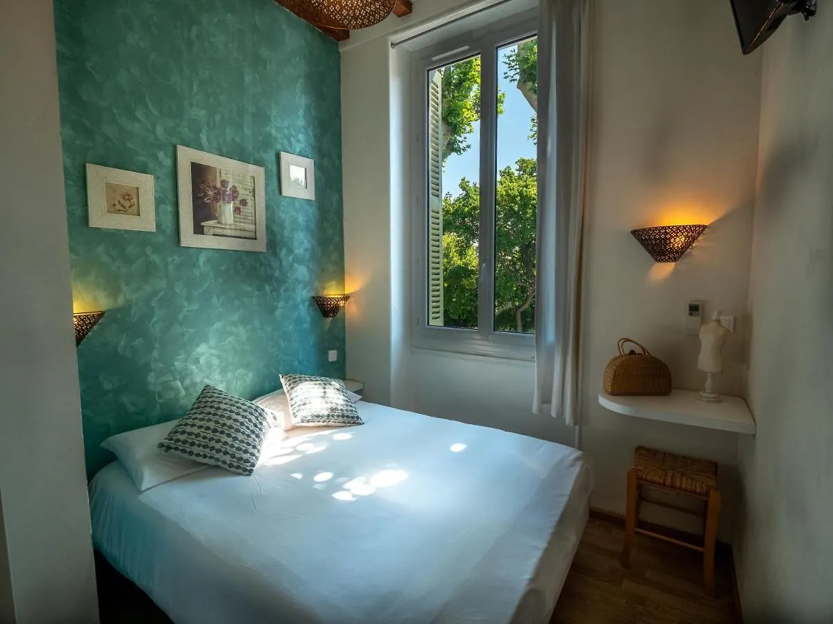 *** Hotel Altera Roma Hôtel Avignone Francia